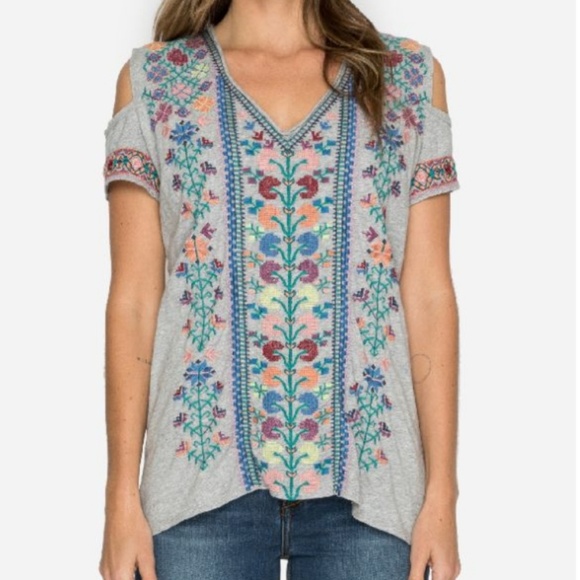 Johnny was CLOVER COLD SHOULDER TEE - Picture 3 of 8